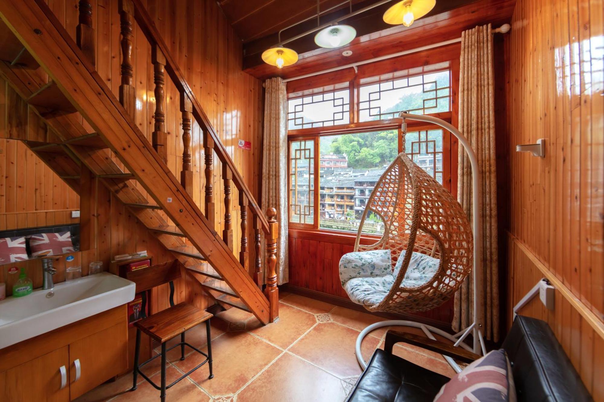 Fenghuang Memory Linjiang Inn ภายนอก รูปภาพ