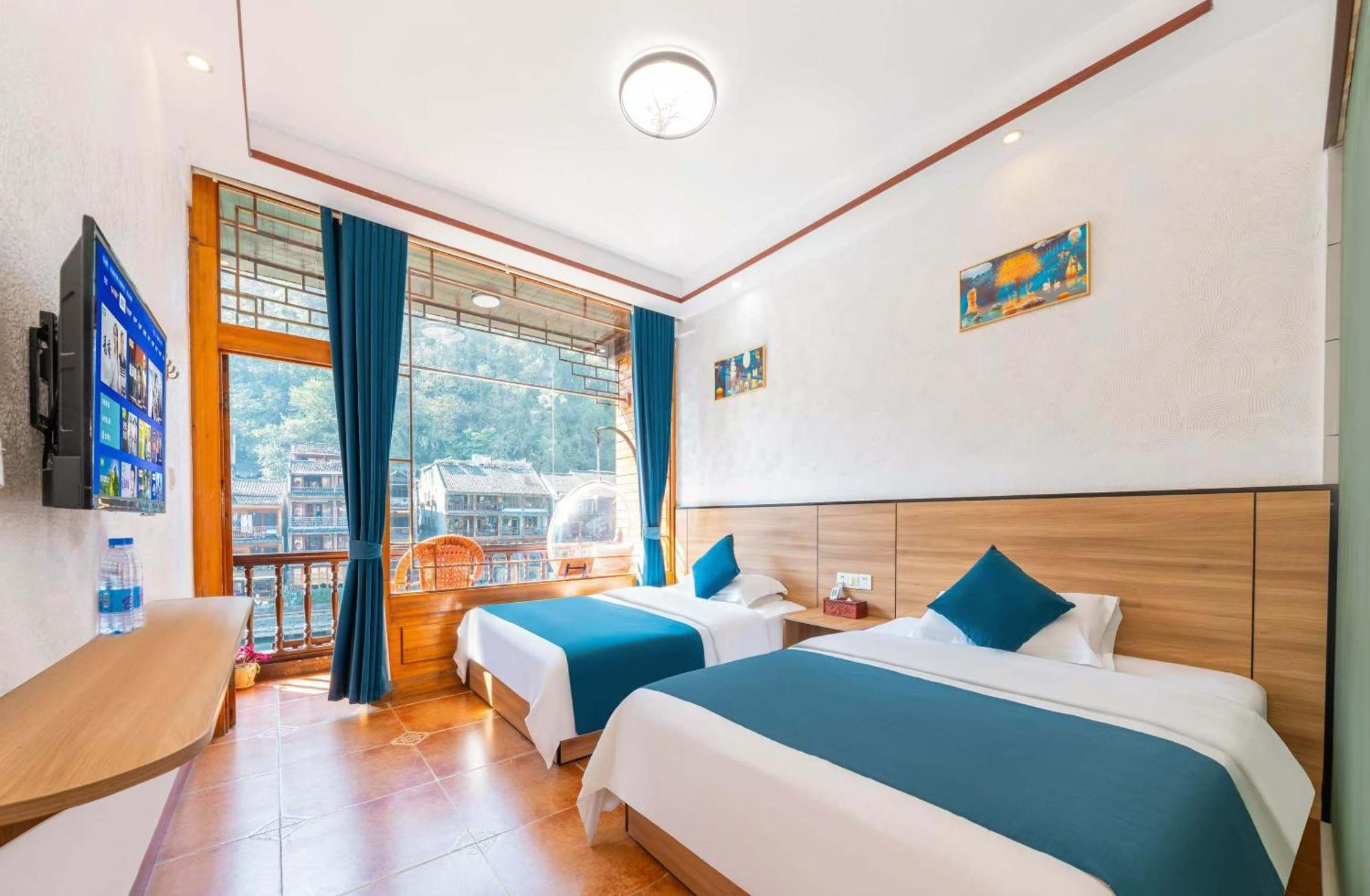 Fenghuang Memory Linjiang Inn ภายนอก รูปภาพ