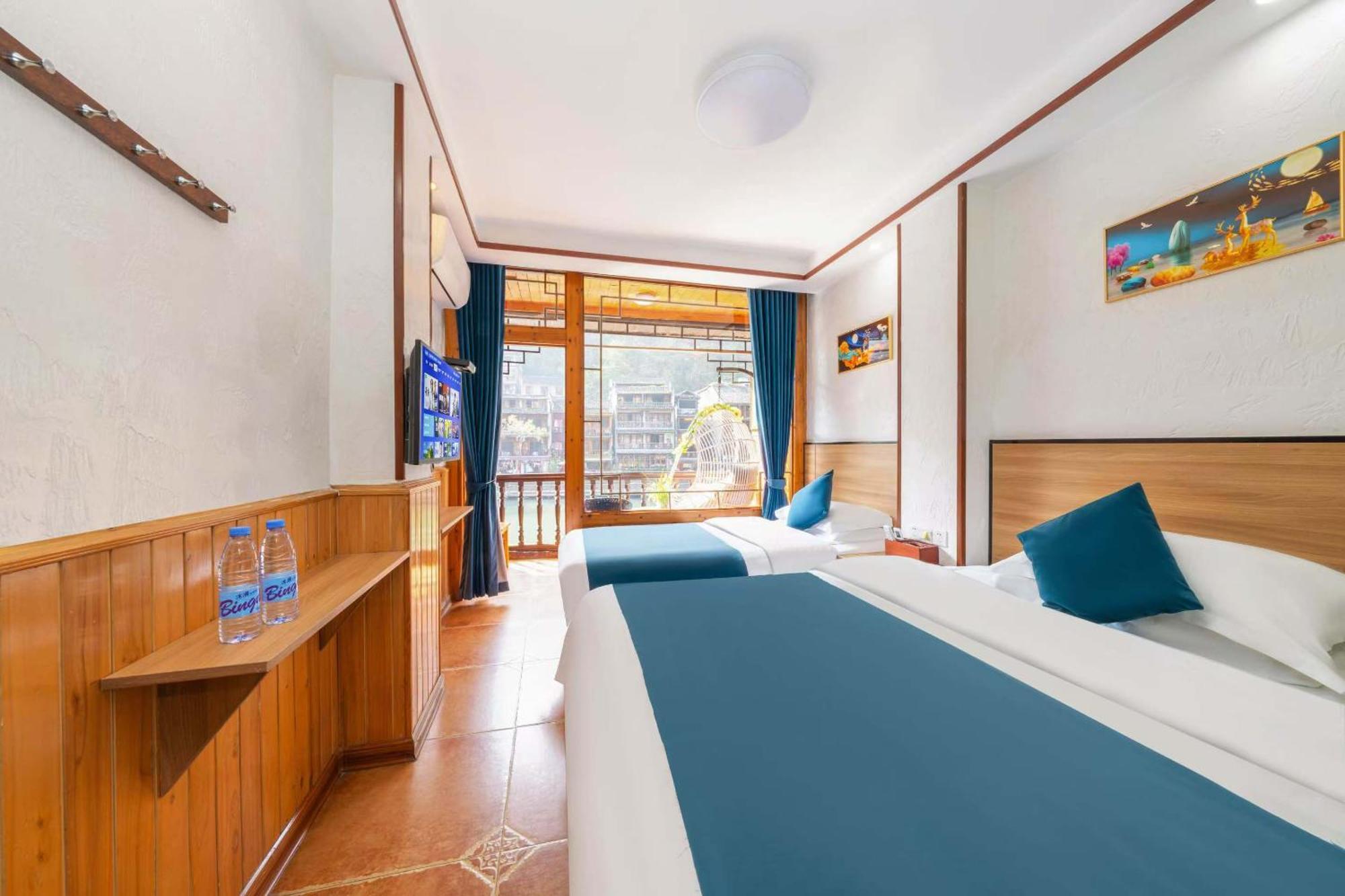 Fenghuang Memory Linjiang Inn ภายนอก รูปภาพ