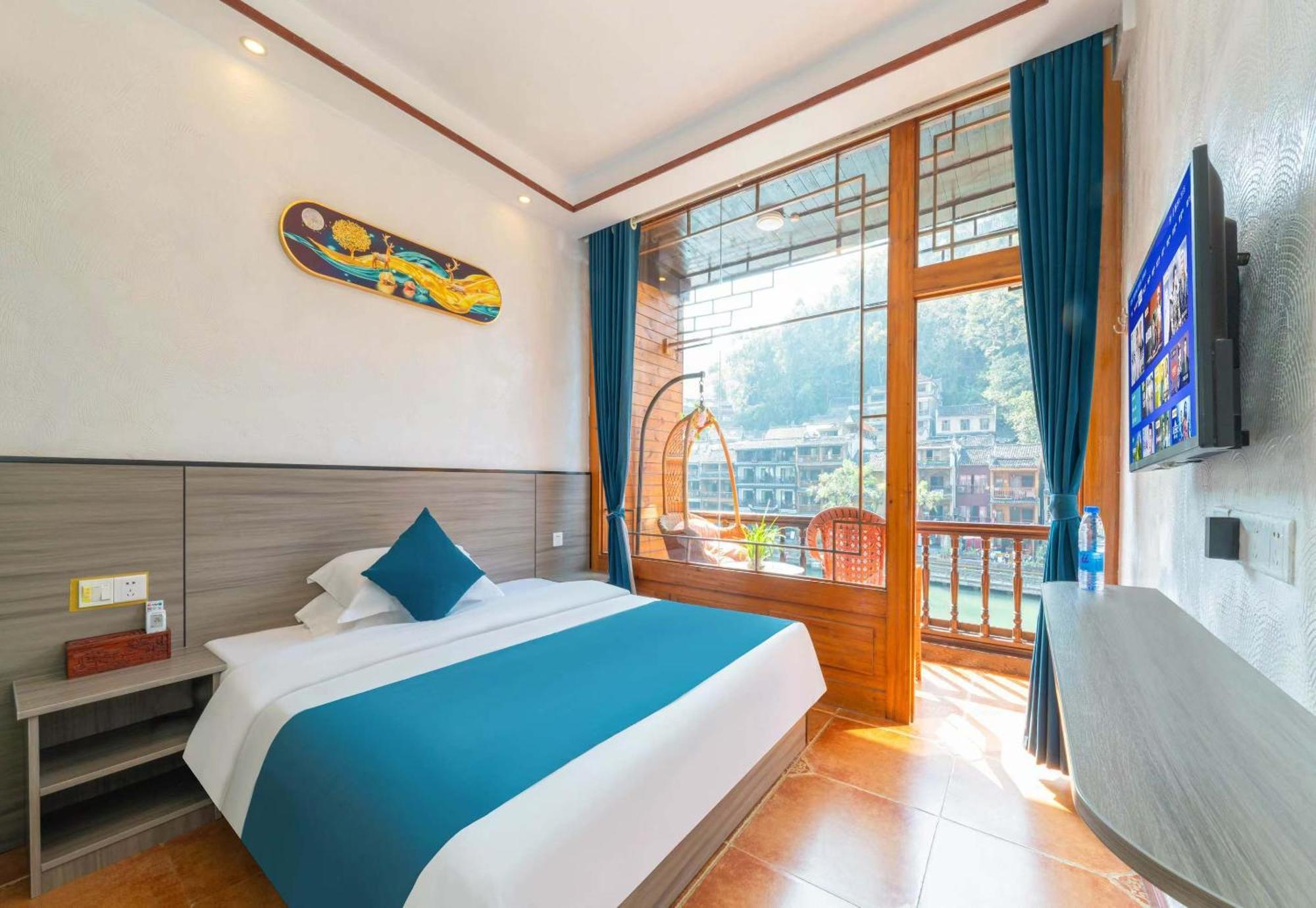 Fenghuang Memory Linjiang Inn ภายนอก รูปภาพ