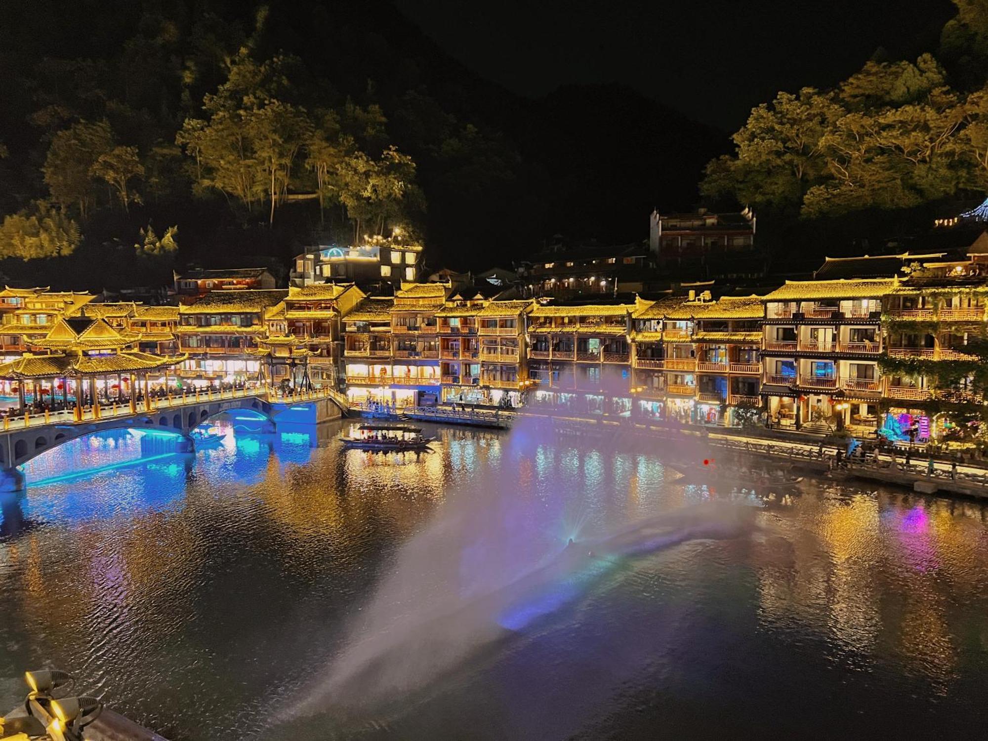 Fenghuang Memory Linjiang Inn ภายนอก รูปภาพ