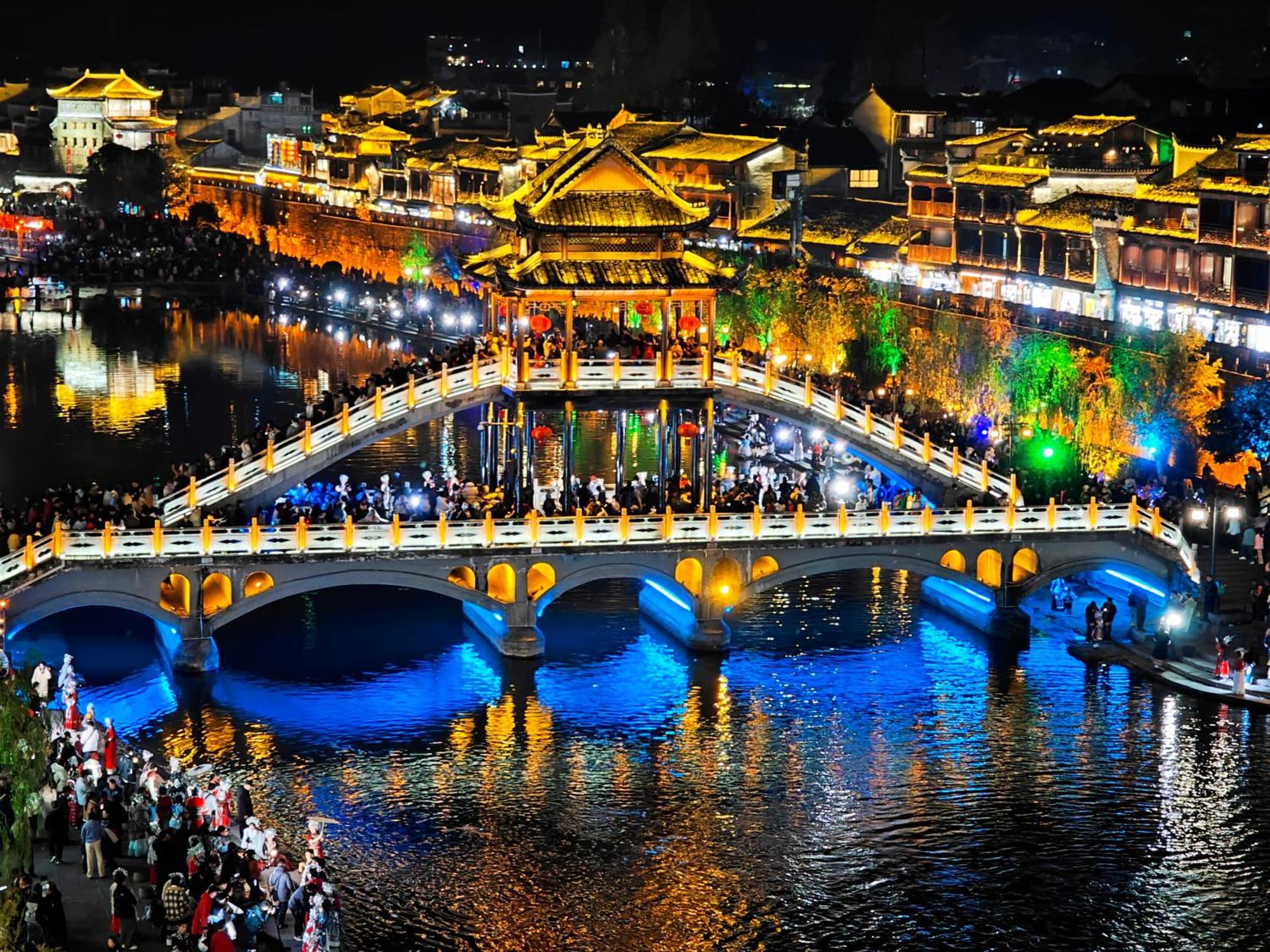 Fenghuang Memory Linjiang Inn ภายนอก รูปภาพ