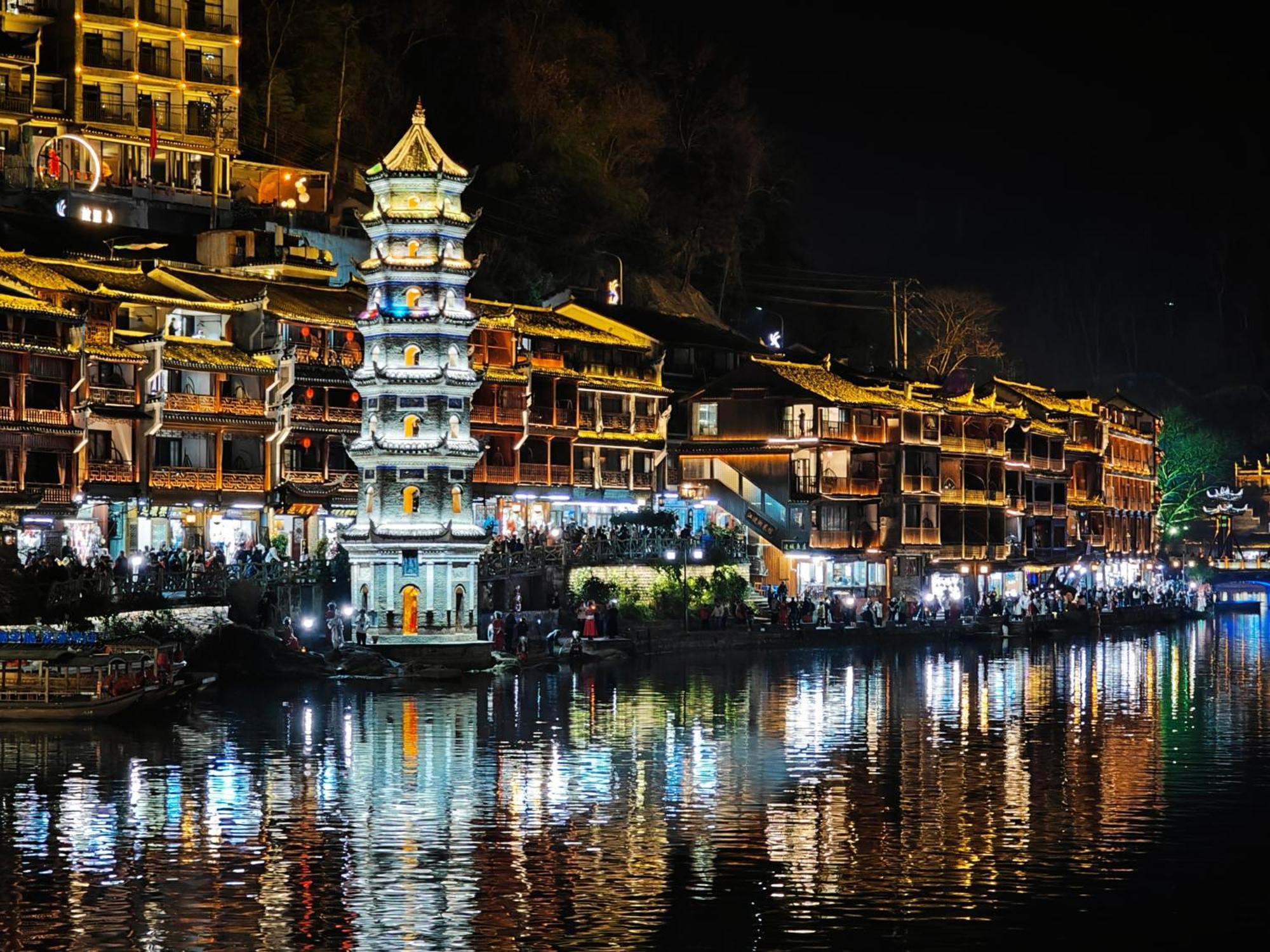 Fenghuang Memory Linjiang Inn ภายนอก รูปภาพ