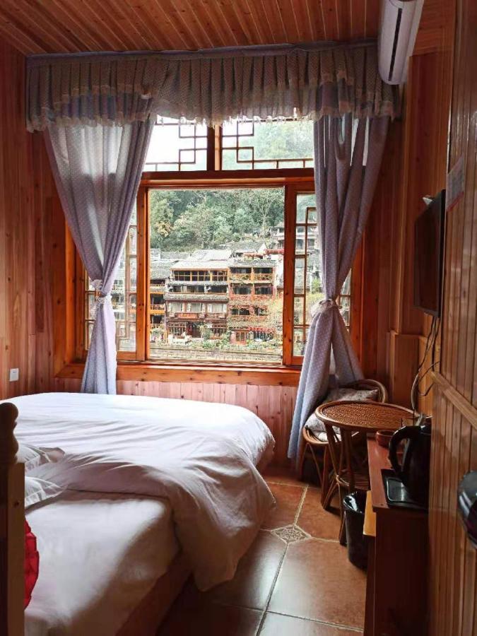 Fenghuang Memory Linjiang Inn ภายนอก รูปภาพ