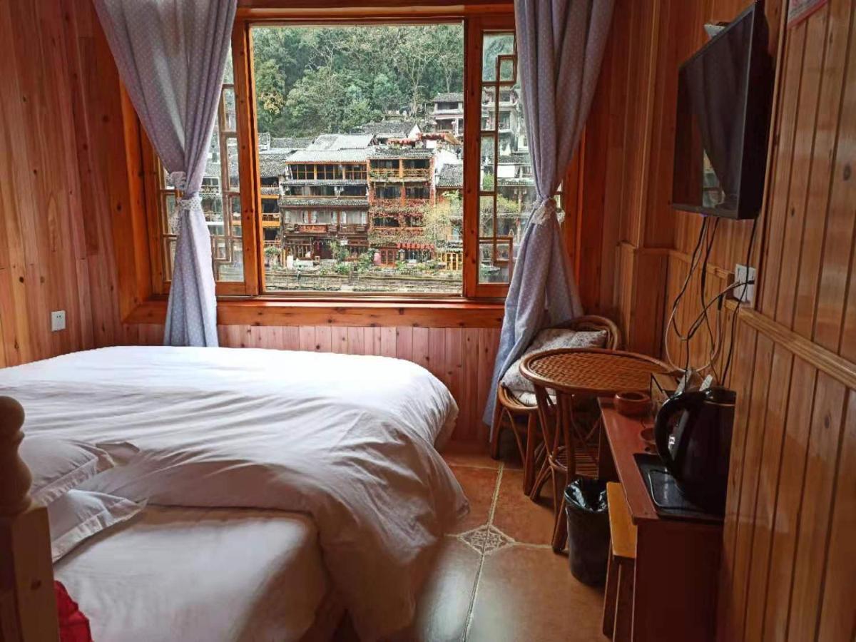 Fenghuang Memory Linjiang Inn ภายนอก รูปภาพ